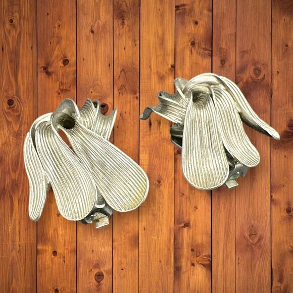 Vintage Kramer Clip-On Earrings Art Deco Textured Silver Plated - Picture 2 of 8